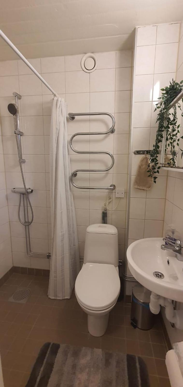 Beautiful Basement Apartment, Very Private And Close To The Metro Stokholm Dış mekan fotoğraf