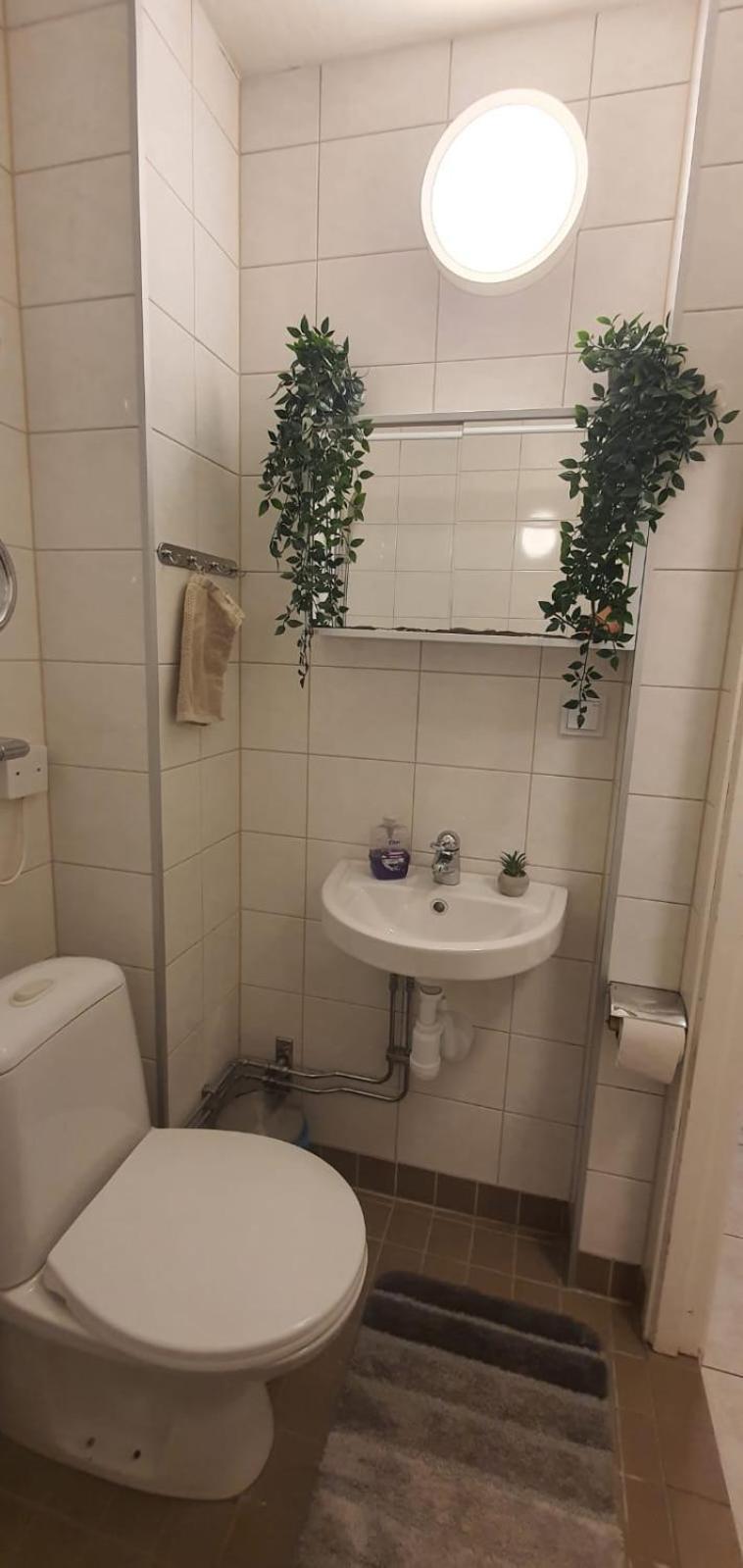 Beautiful Basement Apartment, Very Private And Close To The Metro Stokholm Dış mekan fotoğraf